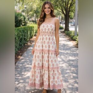 Summer Essential Maxi Beautiful Dress Size L fits more a Medium Wrinkles free.